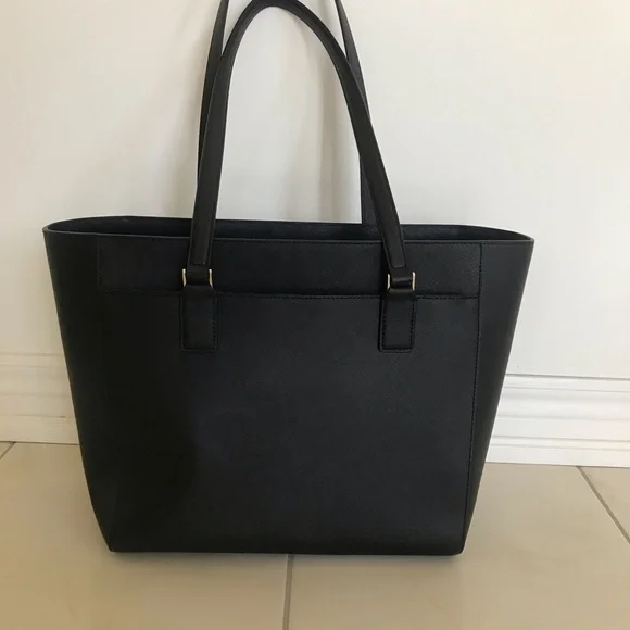 Kate Spade ♠️ tote. - Picture 2 of 6